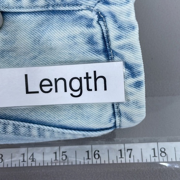 Blank NYC NWT Cropped Jacket Light Acid Wash Blue Denim Size Small - Picture 15 of 16